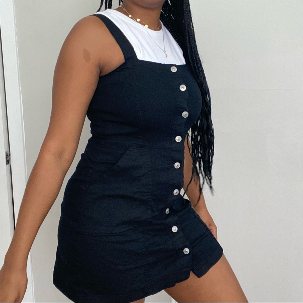 Black jean button down mini dress w pockets, adjustable straps & silver buttons